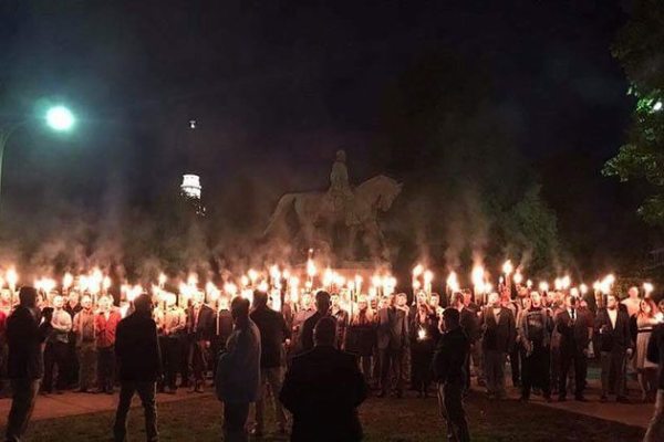 Demonstrators-in-Charlottesville-Protest-Planned-Removal-of-Lee-Statue